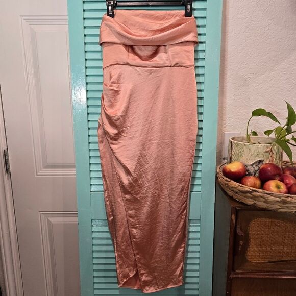 Elegant Peach Satin Dress - Picture 1 of 13
